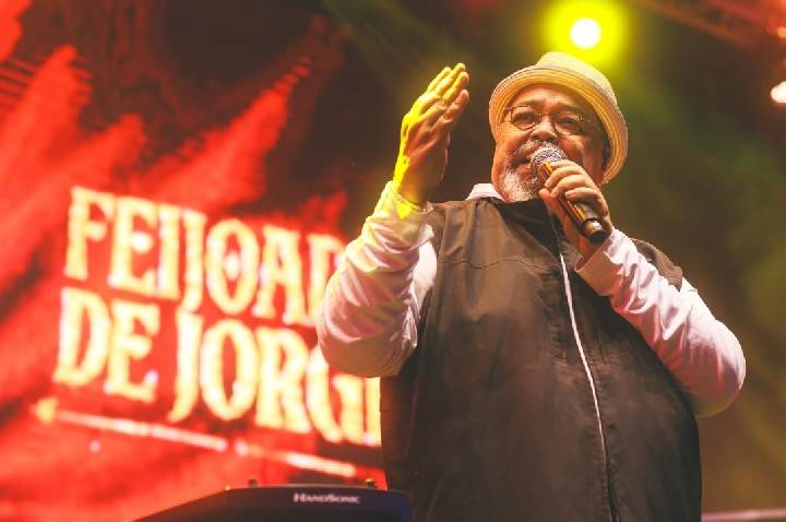 JORGE ARAGÃO TRANSFORMA CANOAS EM UM GRANDE ENCONTRO DE SAMBA, CULTURA E GASTRONOMIA COM A “FEIJOADA DE JORGE”