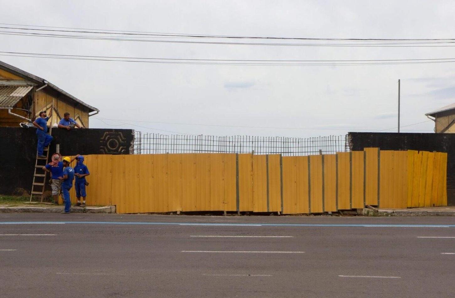 Comporta do Cais Mauá será substituída por muro de concreto armado em Porto Alegre