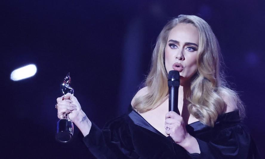 Juiz Brasileiro Proíbe Reprodução Mundial de Música de Adele Após Denúncia de Plágio