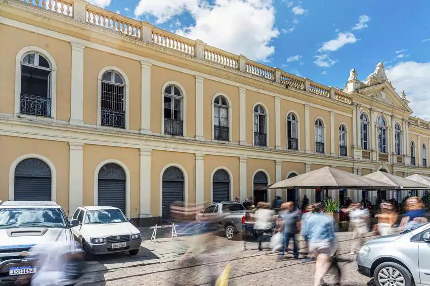 O Mercado Público de Porto Alegre terá horário diferenciado nas vésperas de Natal e Ano-Novo