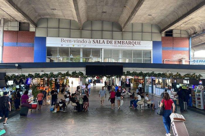 Rodoviária de Porto Alegre prevê aumento de 35% no movimento no feriadão de Natal