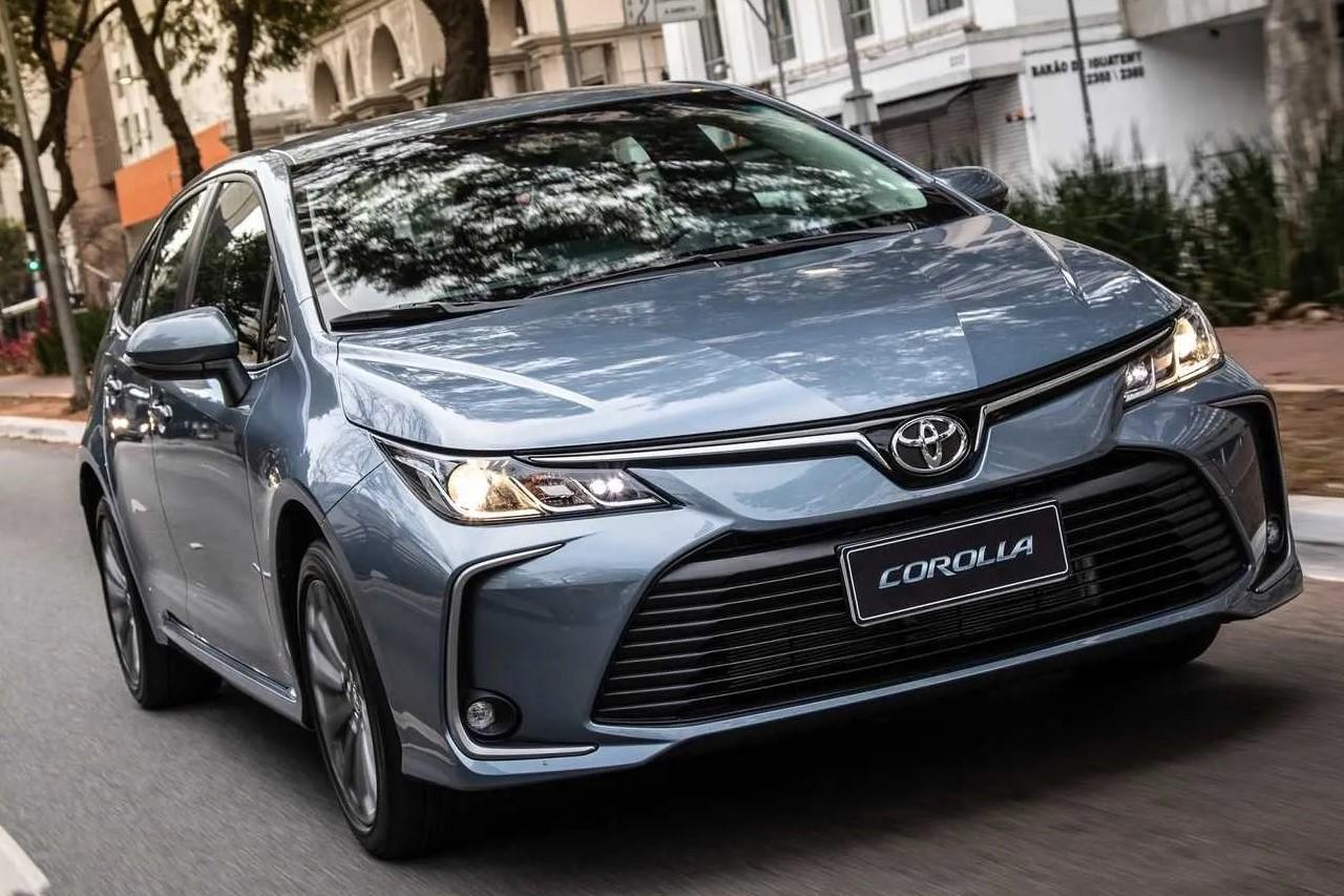 Toyota Corolla XSE 2025: Líder Mundial em Vendas em um Cenário de Transição Automotiva