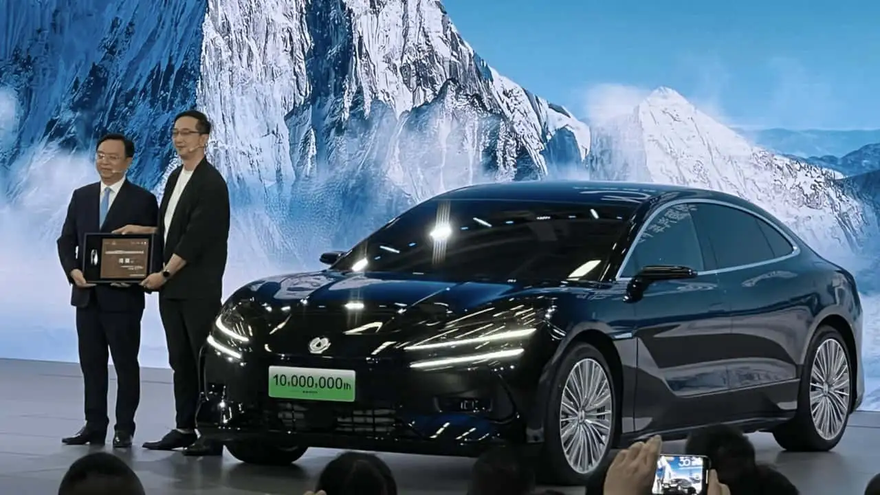 China lidera a revolução dos veículos elétricos com inovação e infraestrutura avançada