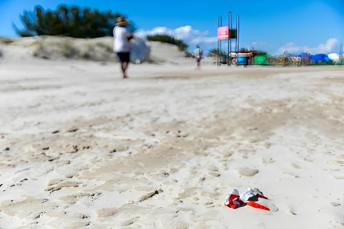 Microplásticos na Praia Grande: estudo alerta para contaminação alarmante no litoral gaúcho