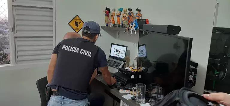 Justiça aceita denúncia contra homem por pornografia infantil e apologia ao neonazismo em Porto Alegre