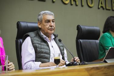 Melo pede união de esforços para enfrentar crise na saúde da Capital