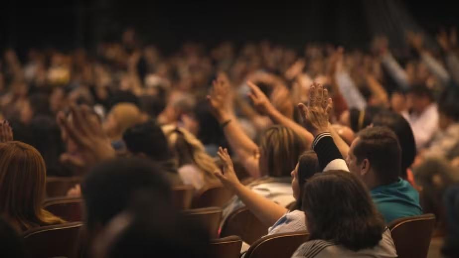 O Evangelho da Fama: Como Pregadores Imaturos Distorcem a Fé Cristã