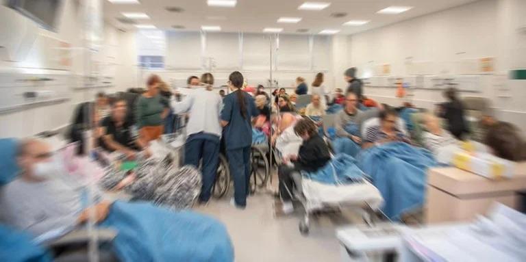 Superlotação em hospitais de Porto Alegre: situação crítica e impactos