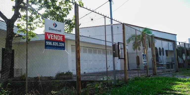 Um ano após enchentes, aluguéis disparam em Porto Alegre