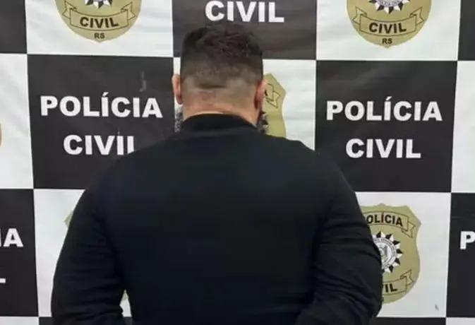 Após 10 anos foragido, 