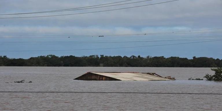 Cheia histórica do Rio Jacuí causa destruição em Rio Pardo e avança rumo à Região Metropolitana