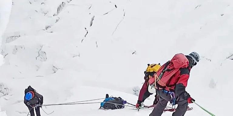 Corpo de alpinista japonesa morta no pico mais alto do Peru é recuperado