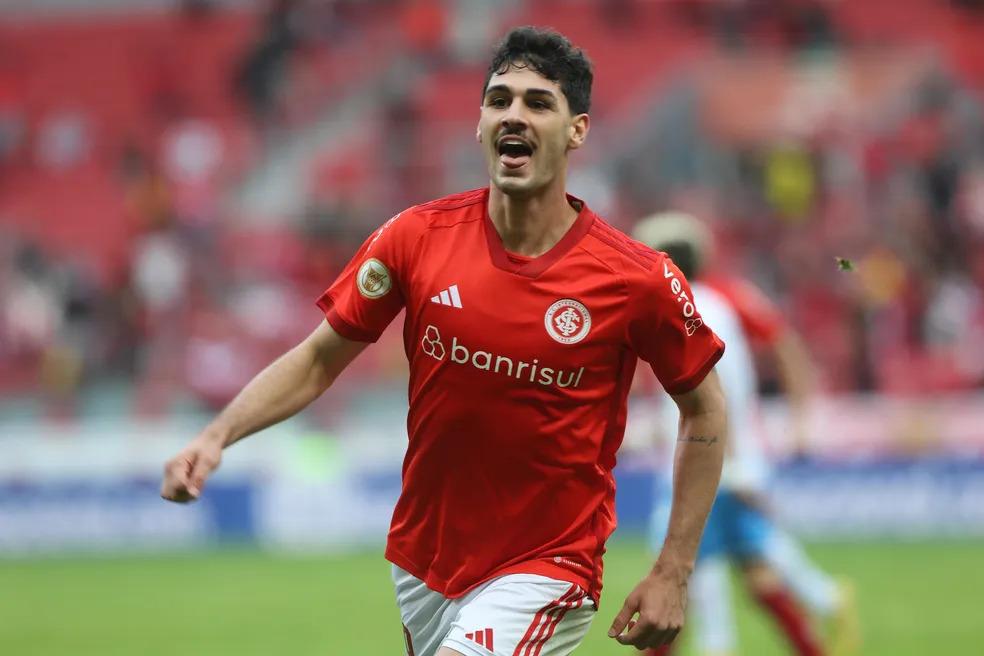 Inter pode lucrar até R$ 44 milhões com venda de Johnny ao Atlético de Madrid