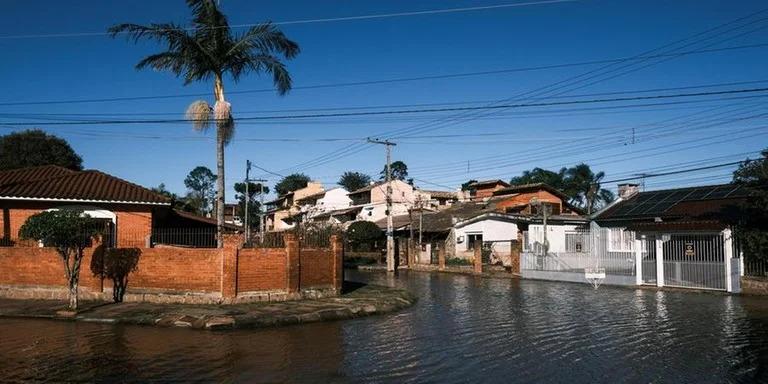 Lago Guaíba avança sobre bairros do extremo sul e Defesa Civil emite alerta máximo
