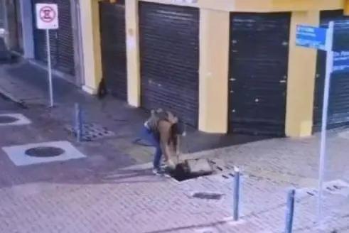 Monitoramento por câmeras leva à prisão de suspeito por furto de fios no Centro Histórico de Porto Alegre