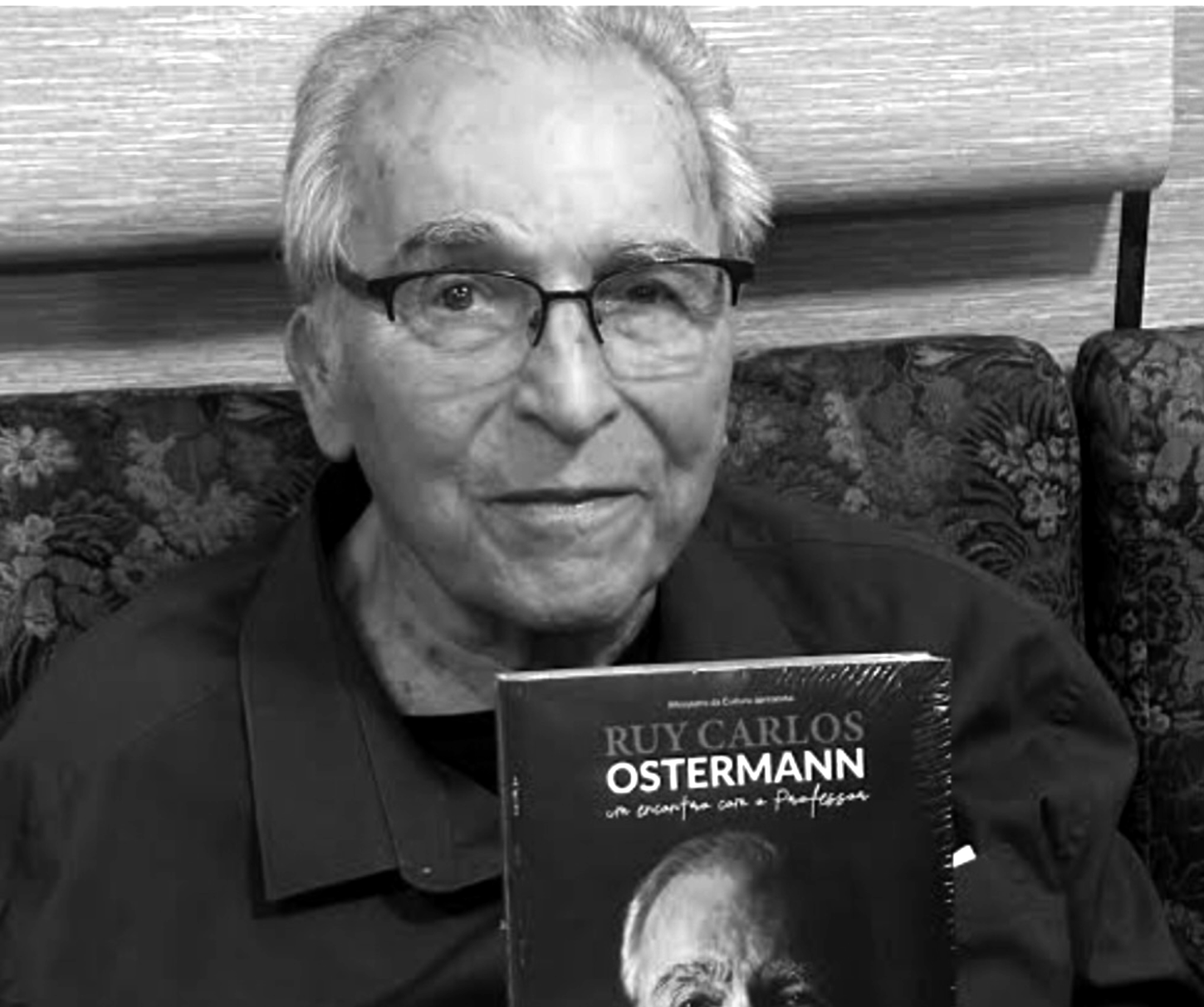 Morre Ruy Carlos Ostermann, ícone do jornalismo esportivo, aos 90 anos