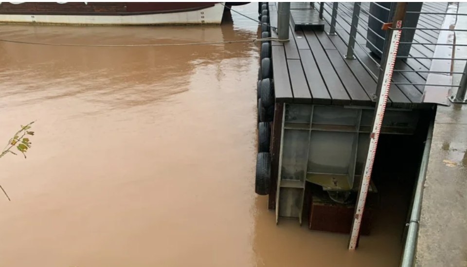 Nível do Guaíba sobe para 2,20m e provoca alagamentos nas ilhas de Porto Alegre