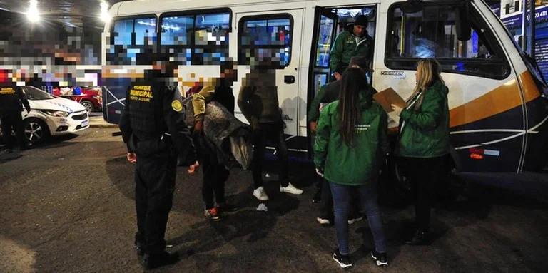 Operação Inverno acolhe 405 pessoas em madrugada de frio intenso na capital