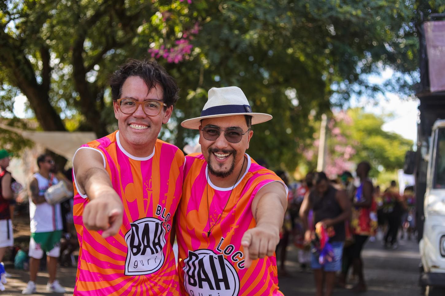Bloco Bah Guri leva clássicos dos anos 80 e axé 2000 para o circuito Cruzeiro–Santa Tereza neste sábado de Carnaval