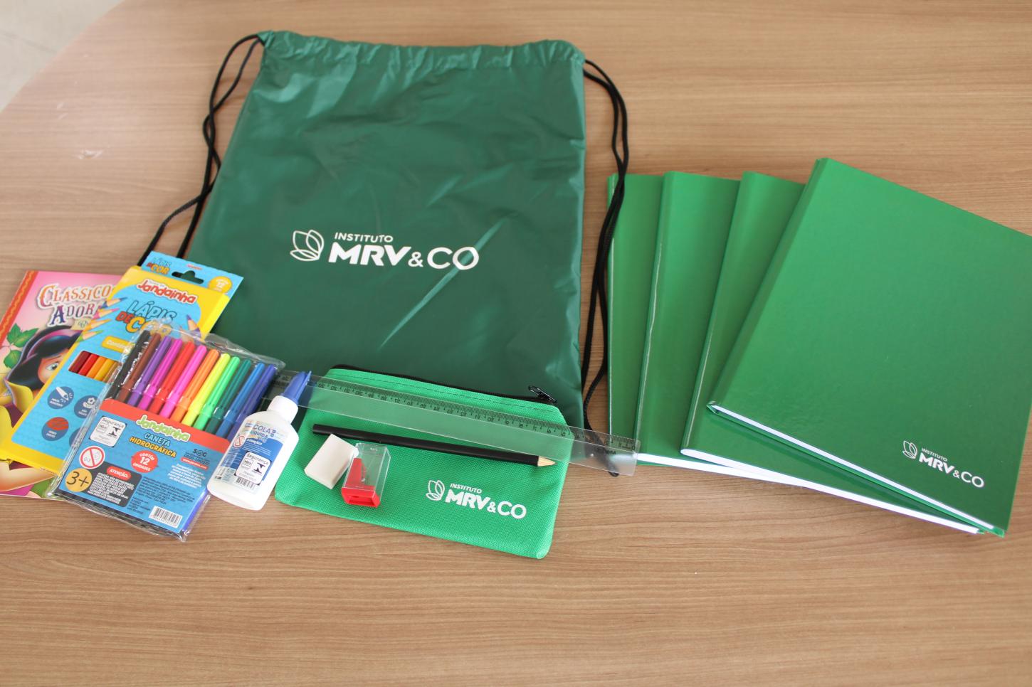 Educação que transforma: Instituto MRV&CO entrega mais de 170 kits escolares a filhos de colaboradores no RS