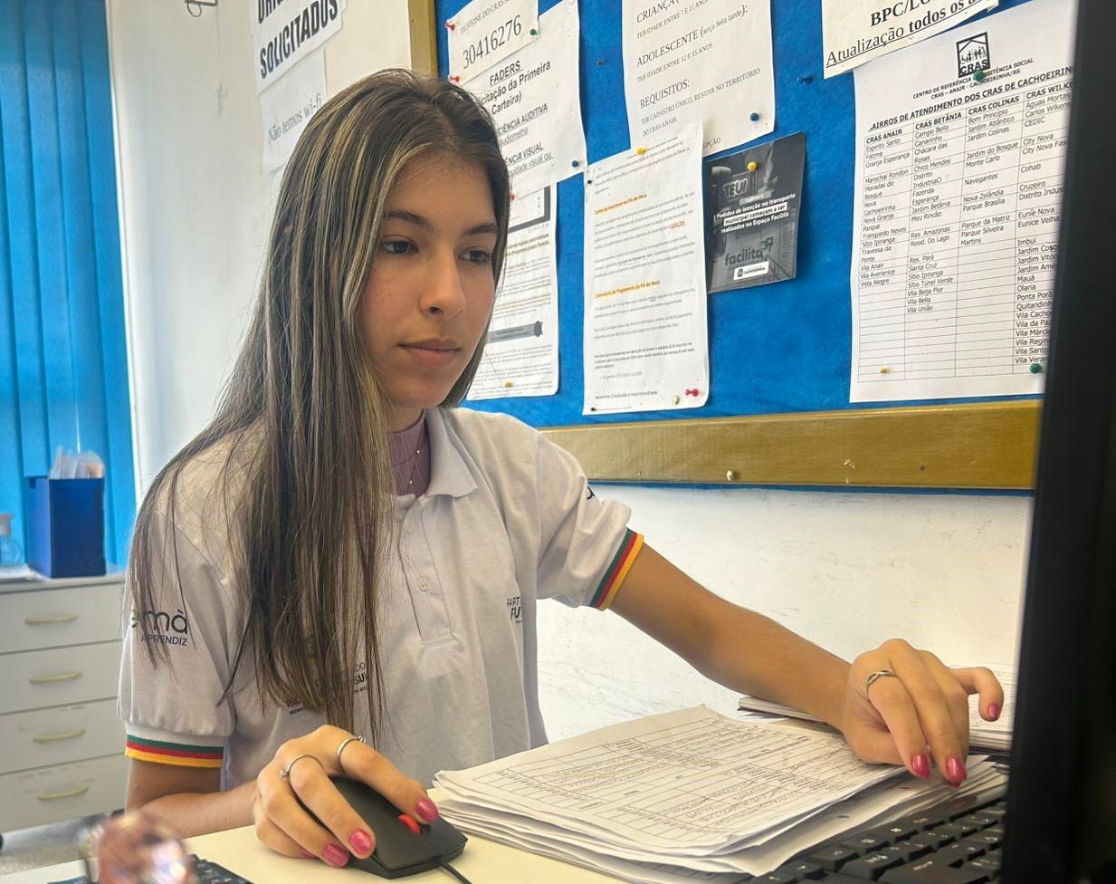 Primeiro emprego muda rotina e amplia sonhos de jovens participantes do programa Partiu Futuro Reconstrução