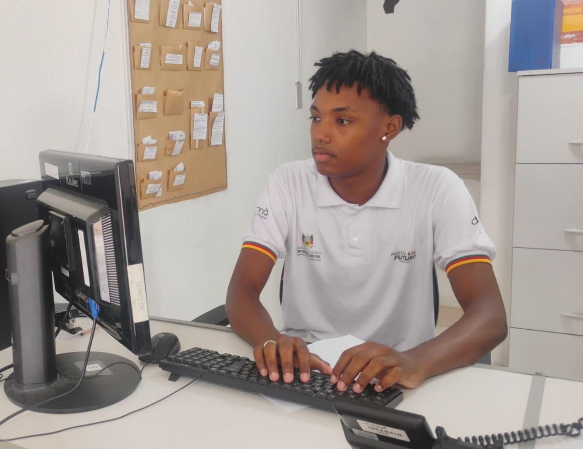 Programa aposta na juventude para reconstruir trajetórias e fortalecer comunidades