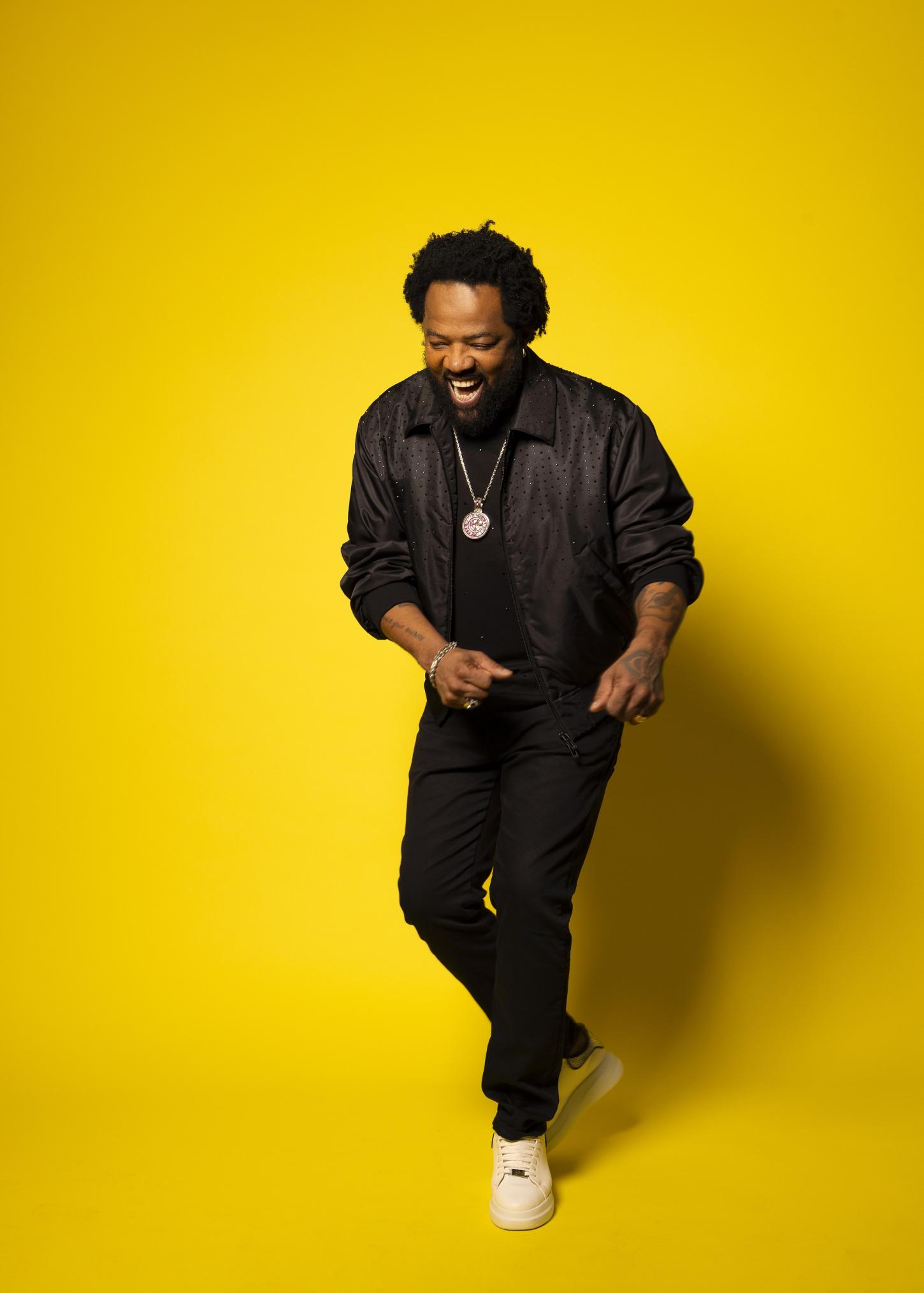 Xande de Pilares agita Porto Alegre com show gratuito na Redenção durante a Semana S