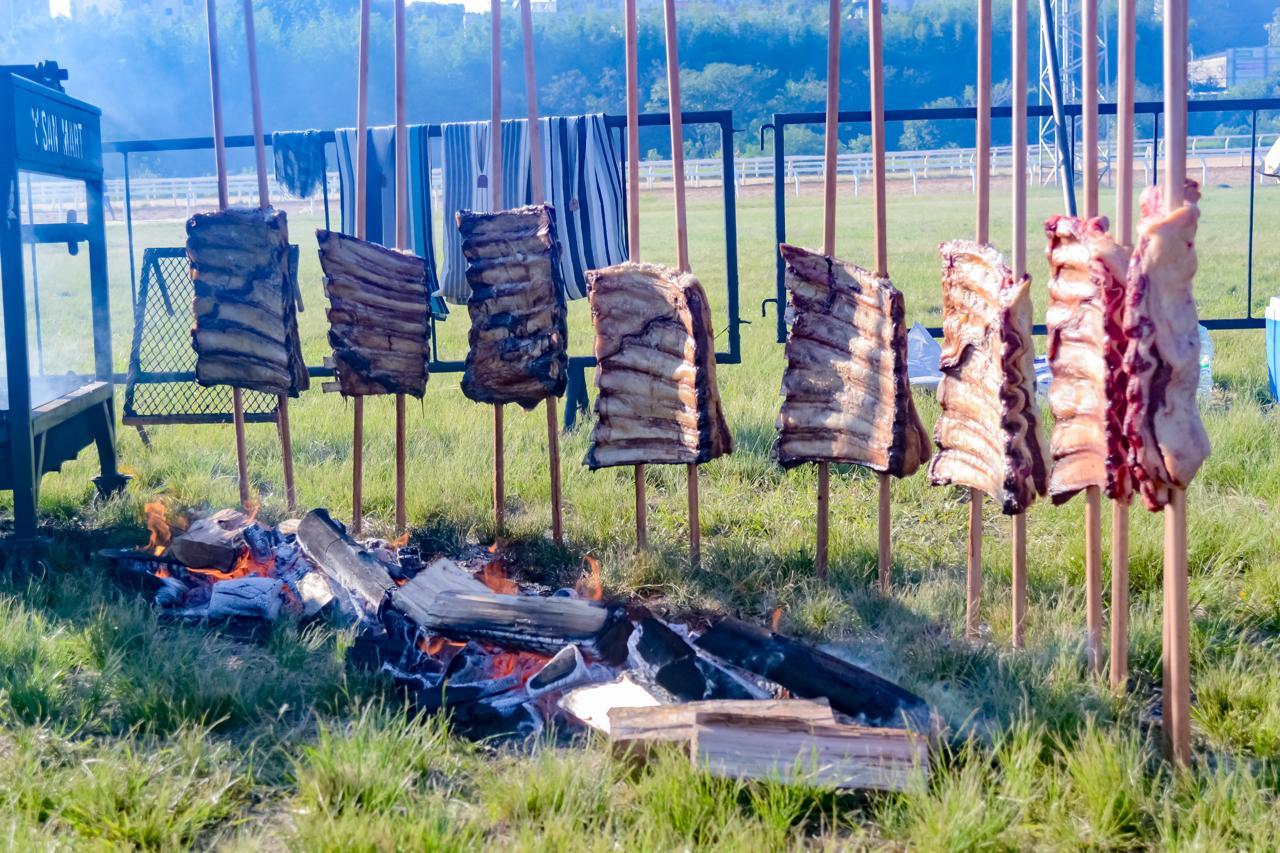 EXPOCHURRASCO 2026 FAZ HISTÓRIA E REÚNE O MAIOR FESTIVAL DE PROTEÍNAS DO MUNDO COM PROTAGONISMO FEMININO INTERNACIONAL