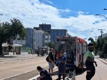 Homem morre após ser atropelado por ônibus em Porto Alegre