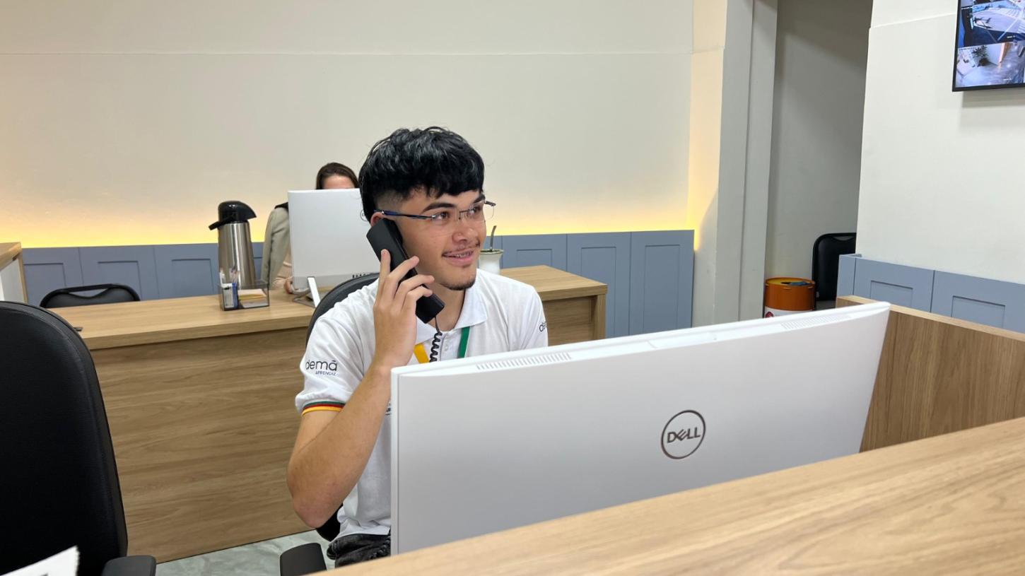 Jovem do Litoral Norte reescreve trajetória após ingressar no Partiu Futuro Reconstrução*