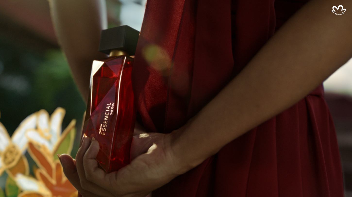 Natura lança Essencial Safran e transforma fragrância em experiência sensorial entre culturas