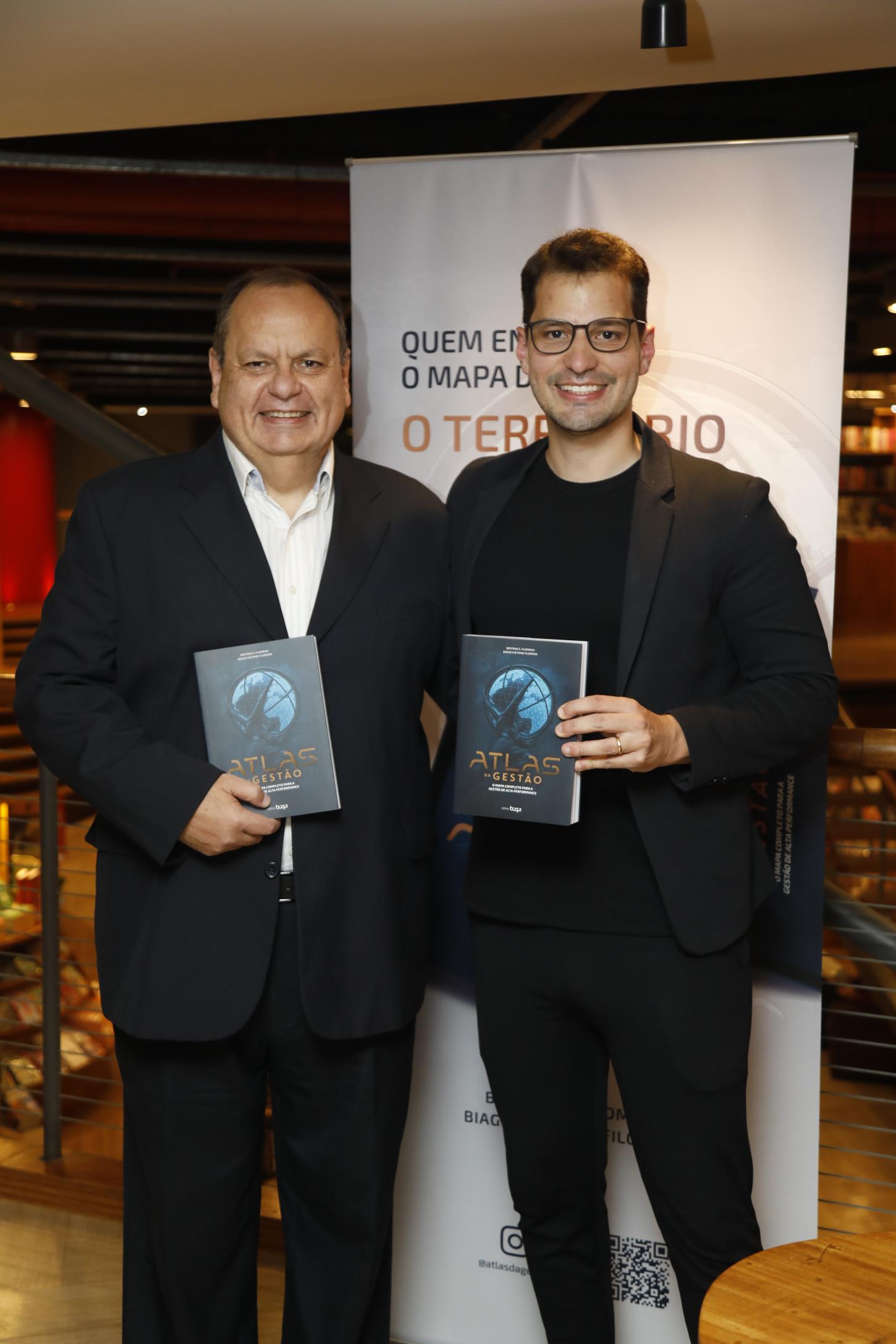 “Atlas da Gestão” lota livraria em Porto Alegre e transforma lançamento em encontro de ideias, liderança e conexões
