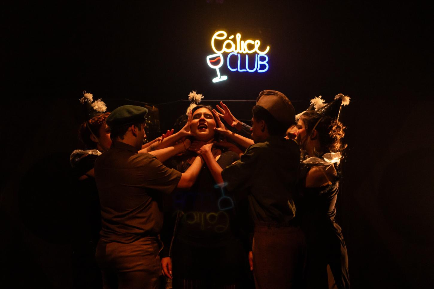 Entre censura, paixão e resistência: musical gaúcho revive clássicos da MPB em espetáculo intenso e contemporâneo