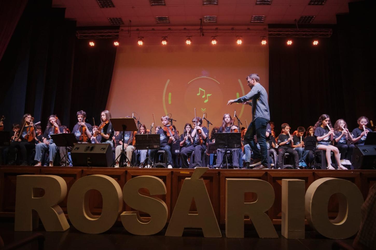 Orquestra Rosariense leva música e emoção à programação do Dia do Abraço na Santa Casa de Porto Alegre