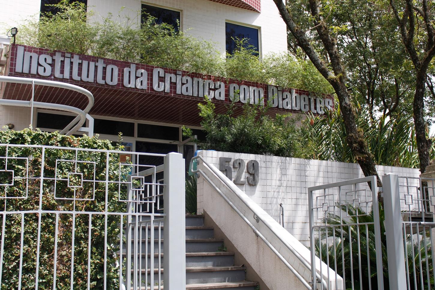 ICDRS amplia acesso ao tratamento e lança canal de WhatsApp para agilizar atendimento de famílias em todo o RS