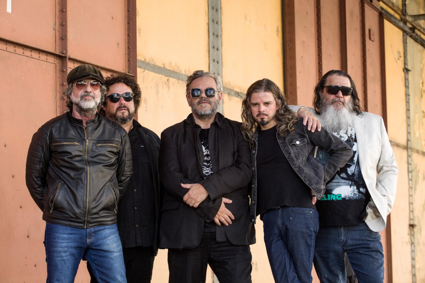 Integrantes originais de Os Cascavelletes se reúnem em projeto para celebrar os 40 anos da banda com três shows em Porto Alegre