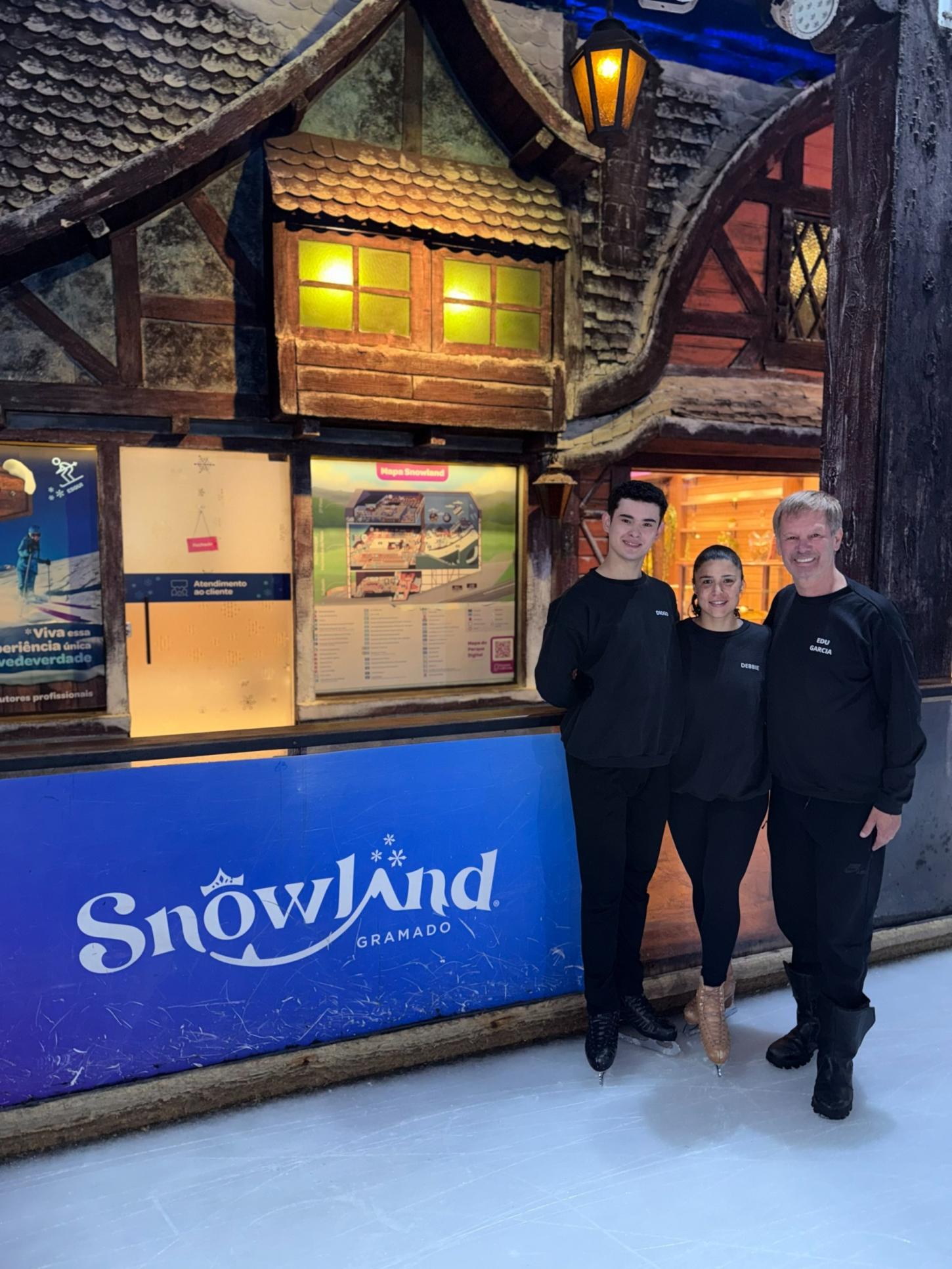 Atletas da Snowland Academy representam o Brasil em treinamento internacional de Ice Dance no Equador