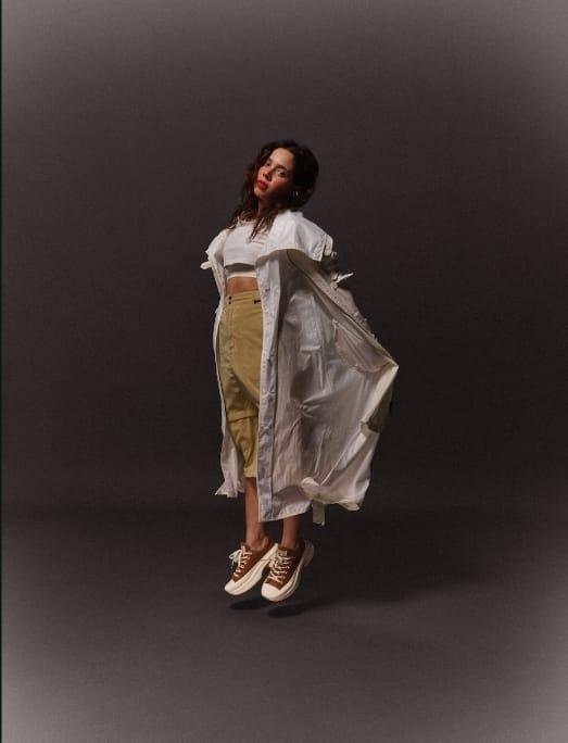 KARINA, do aespa, é a nova estrela fashion da Converse
