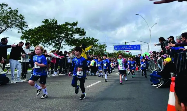 1ª Corrida do Colégio Anchieta reúne cerca de 800 participantes em Porto Alegre
