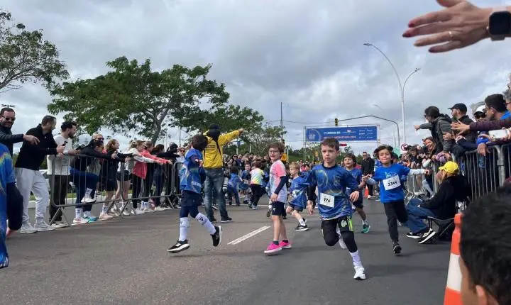 1ª Corrida do Colégio Anchieta reúne cerca de 800 participantes em Porto Alegre