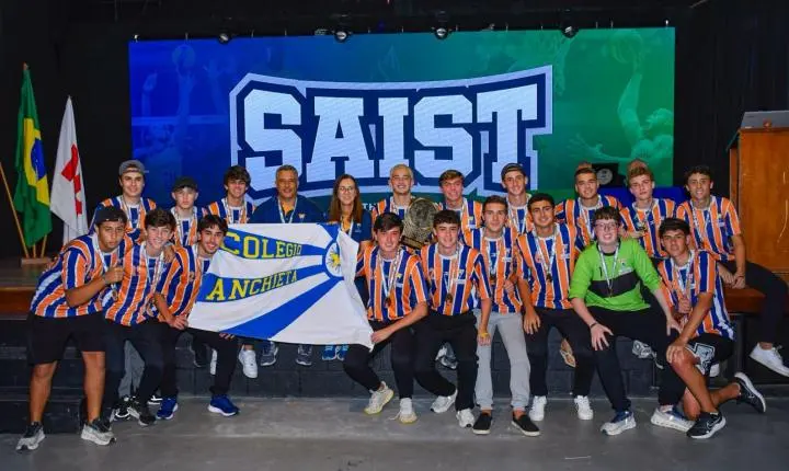 Alunos de colégio de Porto Alegre conquistam título no futebol masculino em torneio internacional