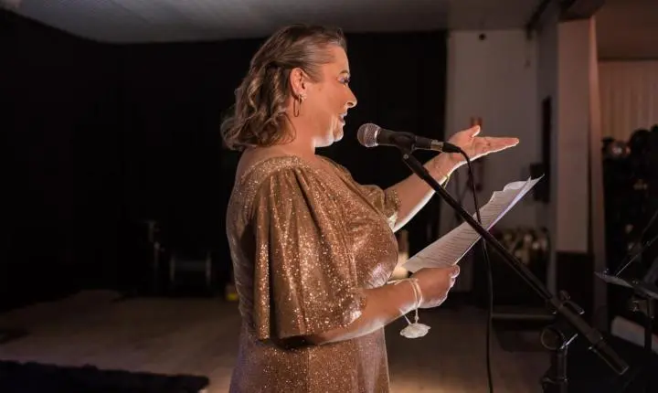 Após 26 anos nos palcos, Aline Rosiak inicia nova fase e lança Academia de Mestres