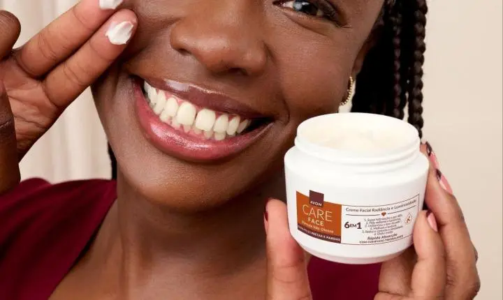 AVON LANÇA HIDRATANTE FACIAL INOVADOR DESENVOLVIDO ESPECIALMENTE PARA PELES PRETAS E PARDAS