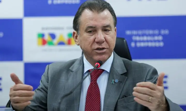 Brasil fecha 2025 com aumento de 5% no estoque de empregos