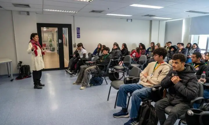 Ciclo de palestras promove diálogo com jovens gaúchos sobre combate à violência contra a mulher