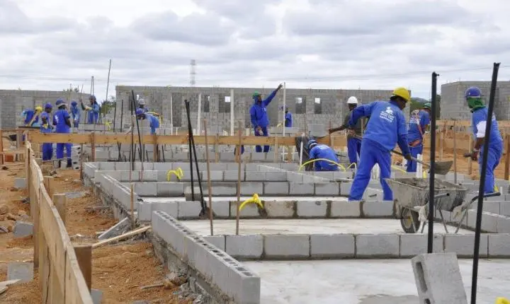 Construção civil mantém geração líquida de empregos no RS no acumulado de 2026