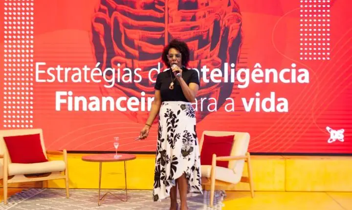 Do lixo ao luxo: economista que transformou uma infância de escassez em referência nacional lança autobiografia em Porto Alegre