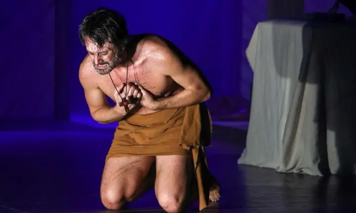 Entre a santidade e a insanidade: 