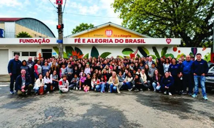 Escola de Porto Alegre mobiliza 570 pessoas em ações de voluntariado em 11 instituições sociais