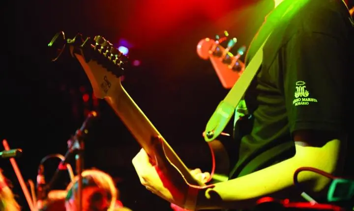 Estudantes do Colégio Marista Rosário sobem ao palco do Hard Rock em evento beneficente